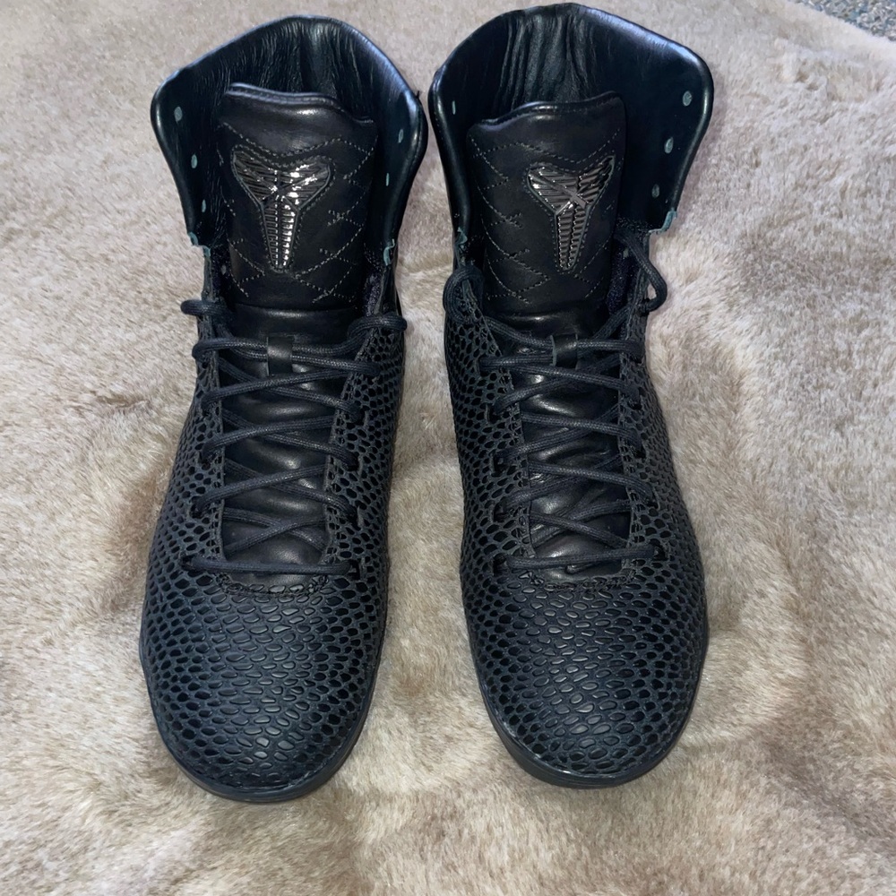 Kobe black Mambas
Mens 8